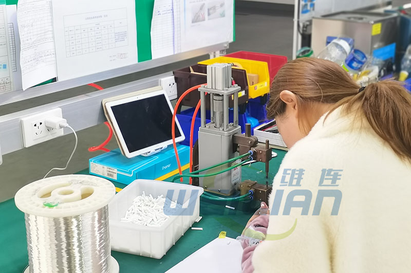 吉利汽車來公司考察 維連電子