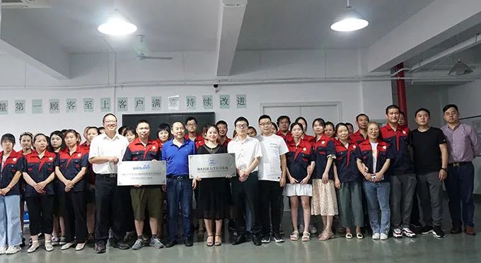 熱烈祝賀「實習(xí)基地暨熱傳感研究聯(lián)合實驗室」揭牌成立！ 維連溫度傳感器